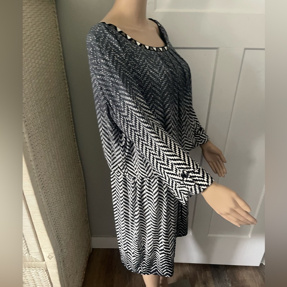 Laura Dress - Picture 5 of 10
